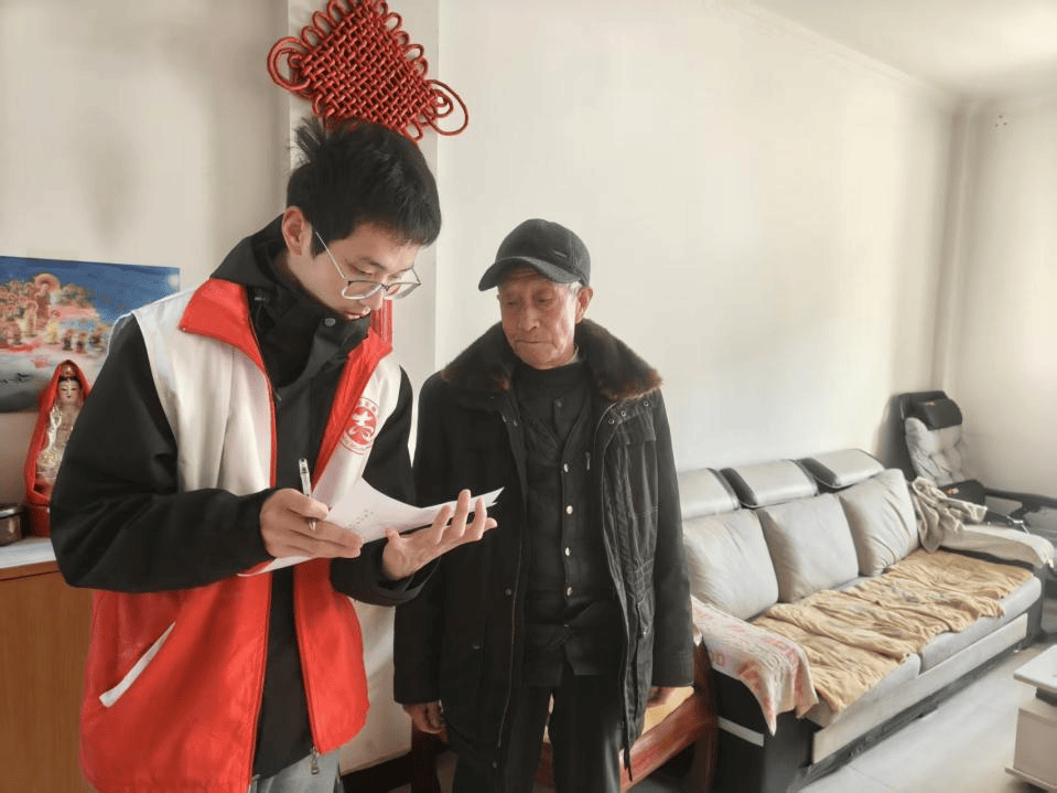 守望灯明暖耆心——裕安区月亮岛社区“亮灯之约”志愿服务纪实冰球突破游戏网站【益“六”同行】先进典型 党建引领汇灯暖(图2) 守望灯明暖耆心——裕安区月亮岛社区“亮灯之约”志愿服务纪实冰球突破游戏网站【益“六”同行】先进典型 党建引领汇灯暖(图2)