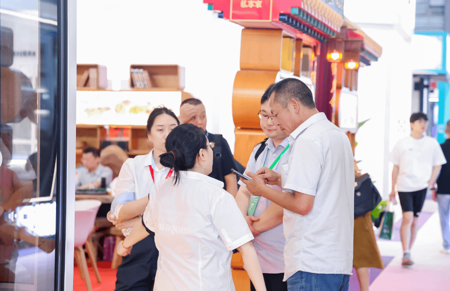 年广州帐篷、睡袋、防潮垫展览会冰球突破游戏露营神器-2026(图2)